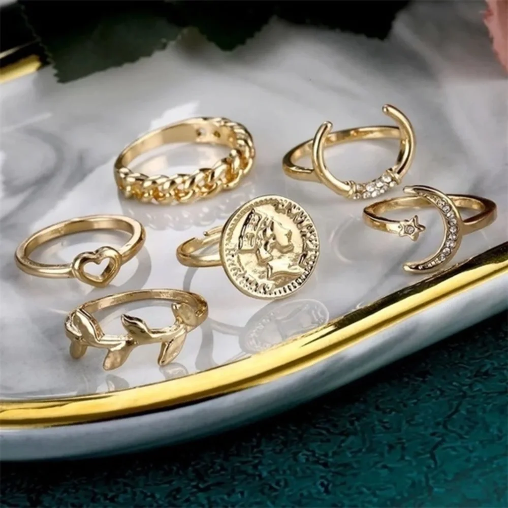 3/$30 💛 Bohemian Ring Set